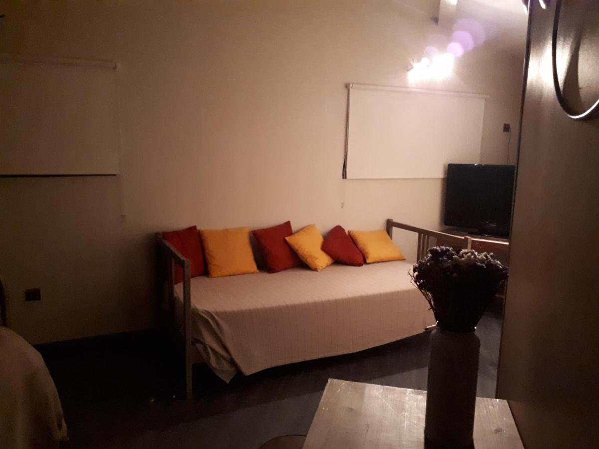 Flassans-sur-Issole Chez Patricia & Denis Bed & Breakfast エクステリア 写真