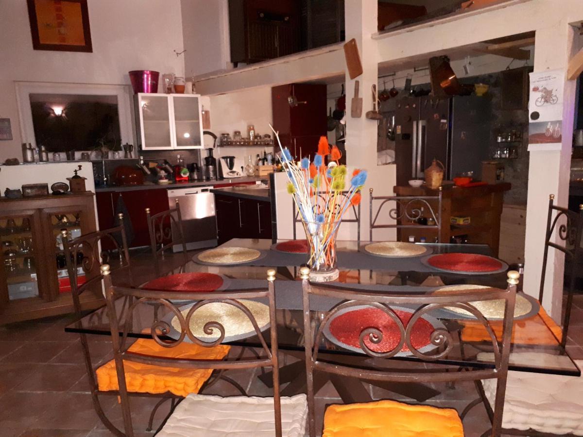 Flassans-sur-Issole Chez Patricia & Denis Bed & Breakfast エクステリア 写真